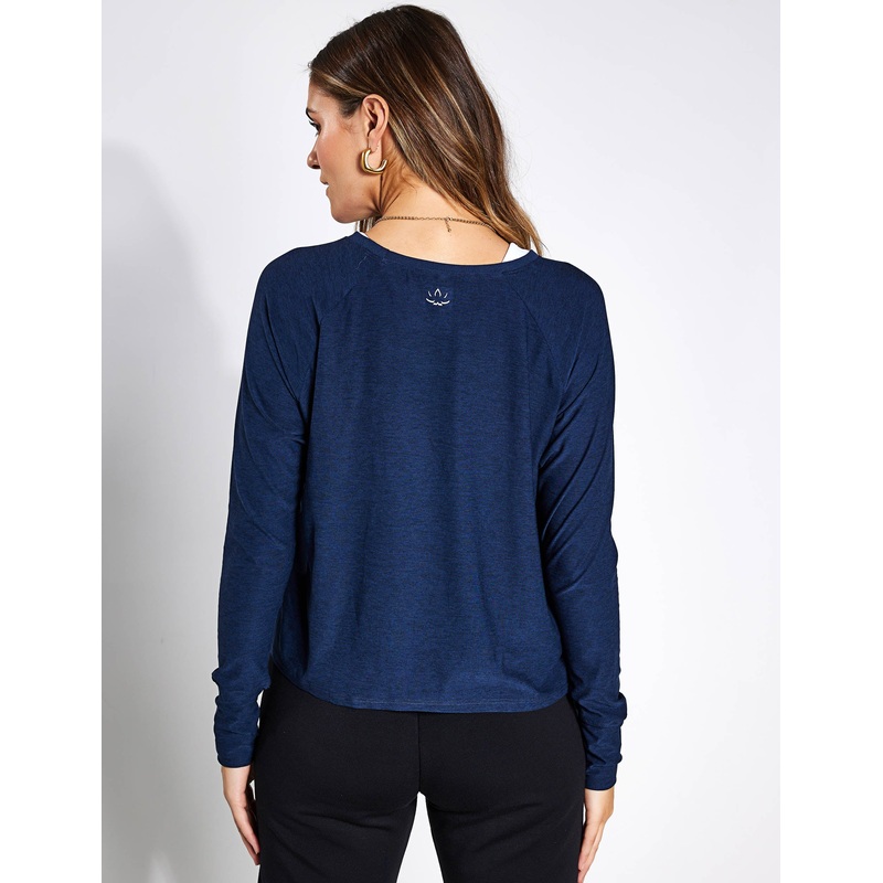 Featherweight Daydreamer Pullover – Nocturnal Navy