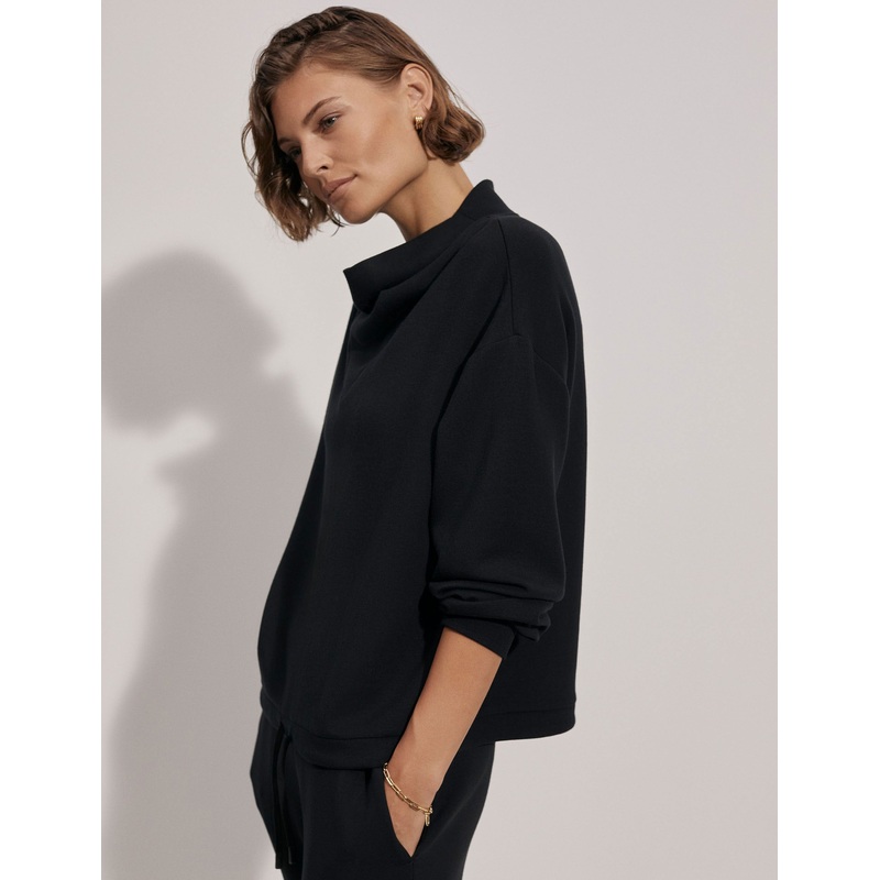 Betsy Sweat – Black