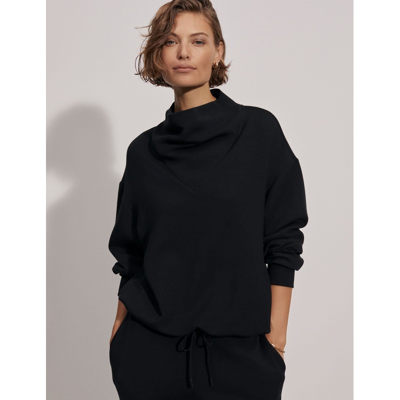 Betsy Sweat – Black