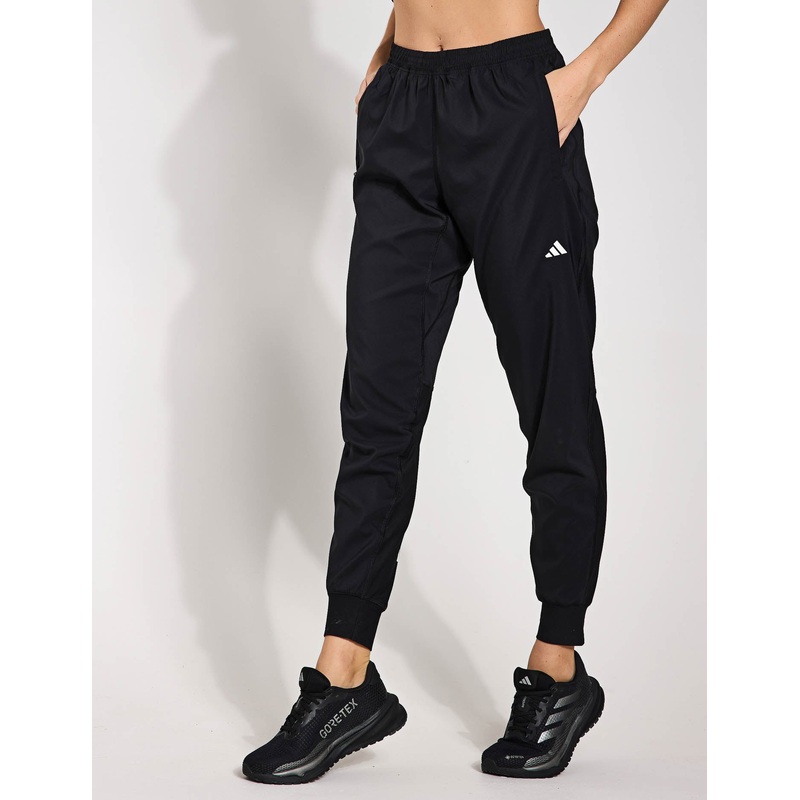 Own the Run Joggers – Black