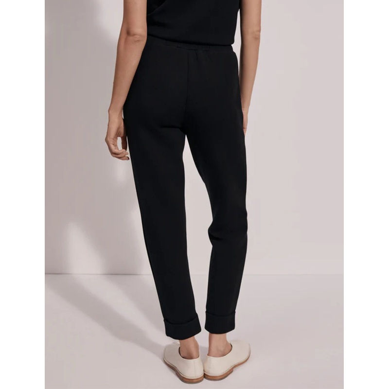 The Rolled Cuff Pant 25″ – Black