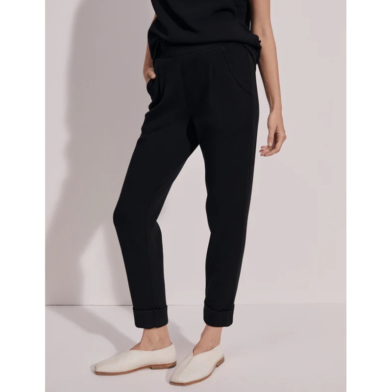 The Rolled Cuff Pant 25″ – Black