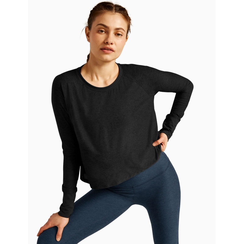 Featherweight Daydreamer Pullover – Darkest Night