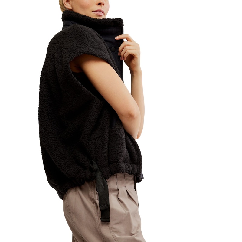 Scout It Out Fleece Vest – Black