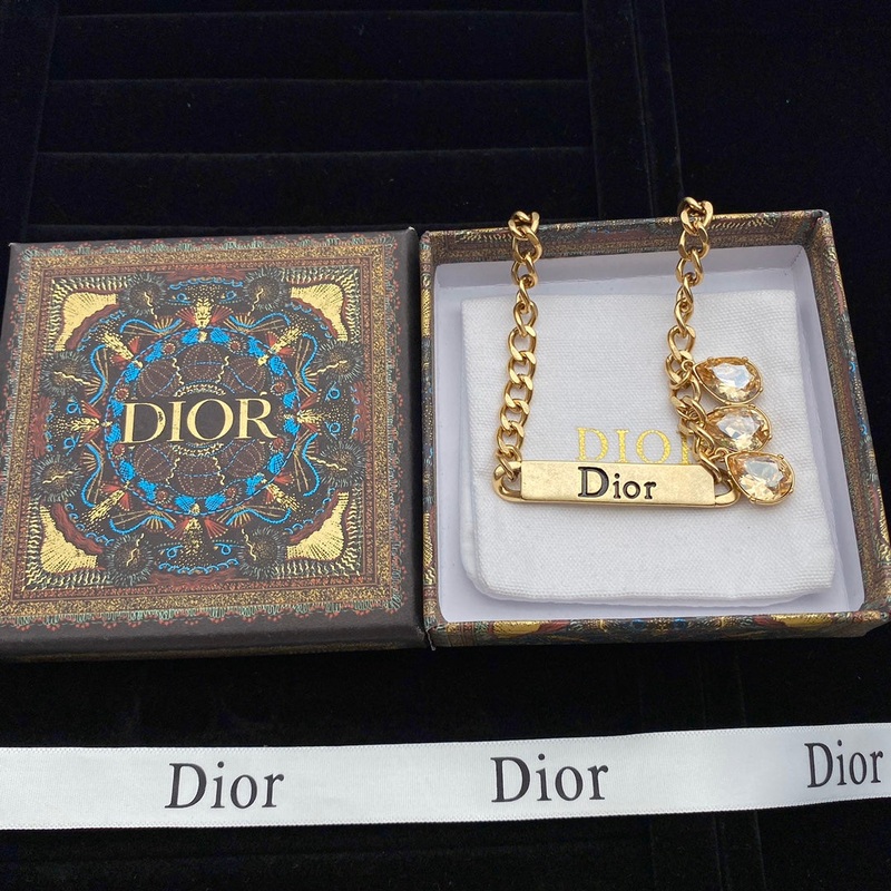 Dior Luxury Necklace | Timeless Elegance & Boutique-Grade Quality 04