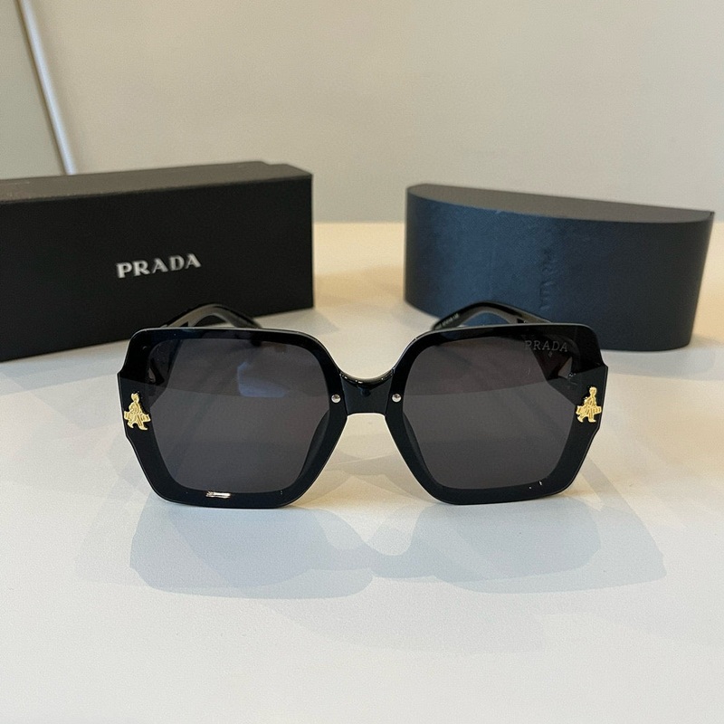 PRADA12
