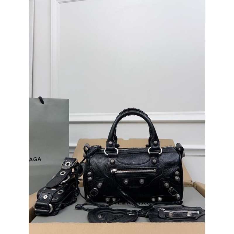 BALENCIAGA women’s bags 16