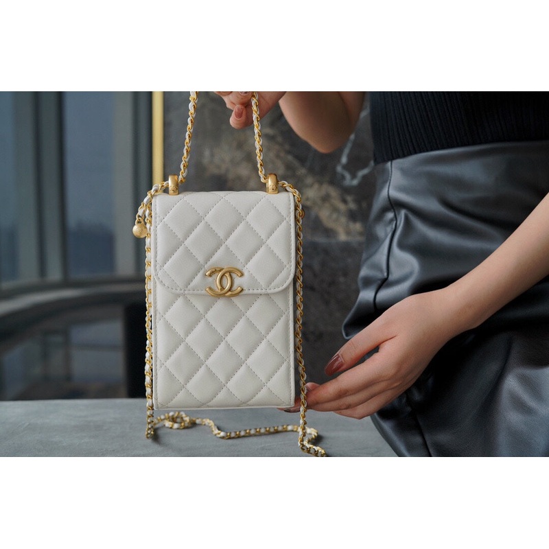 CHANEL women’s bags 85