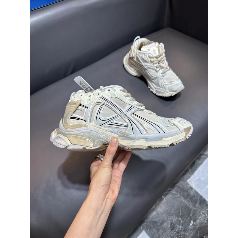 Balenciaga sneakers 10