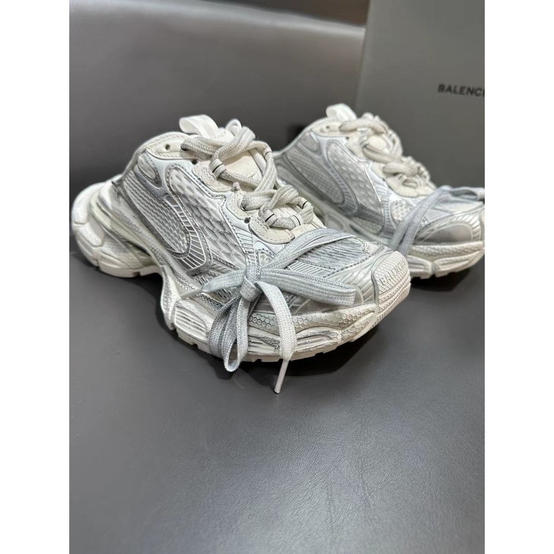 Balenciaga sneakers 137