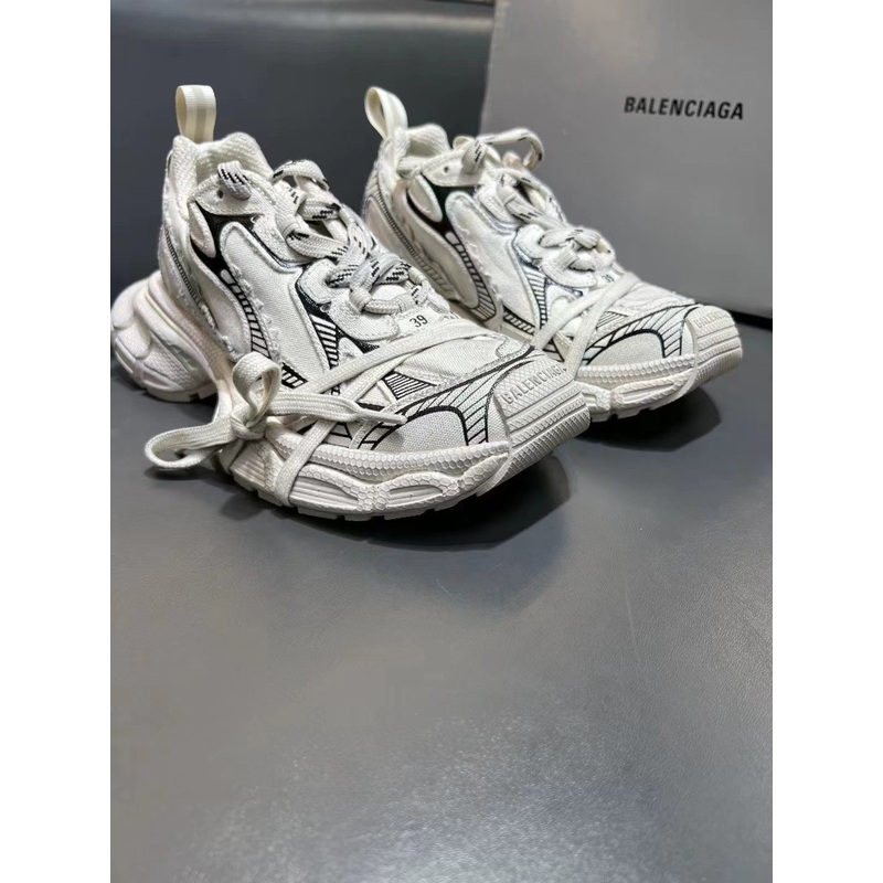 Balenciaga sneakers 185
