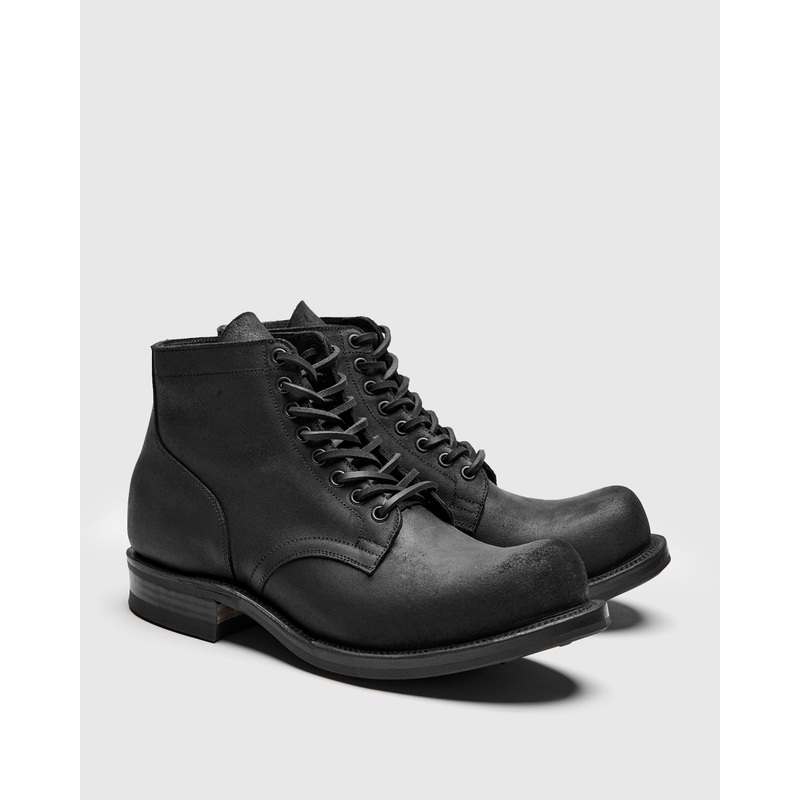 Service Boot 310 in Black Waxy Commander