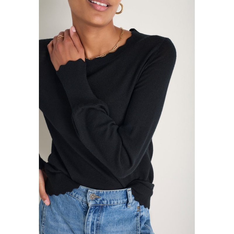 Fleurine Scallop Jumper – Black