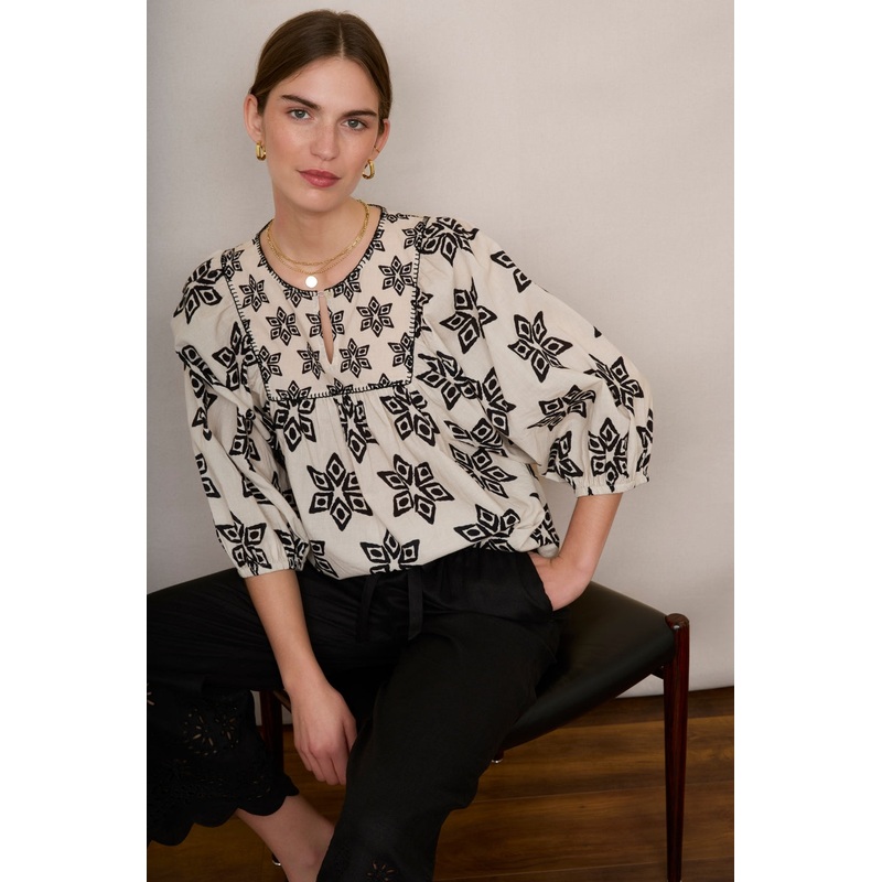 Asley Geo Blouse – Ivory/Black Ikat