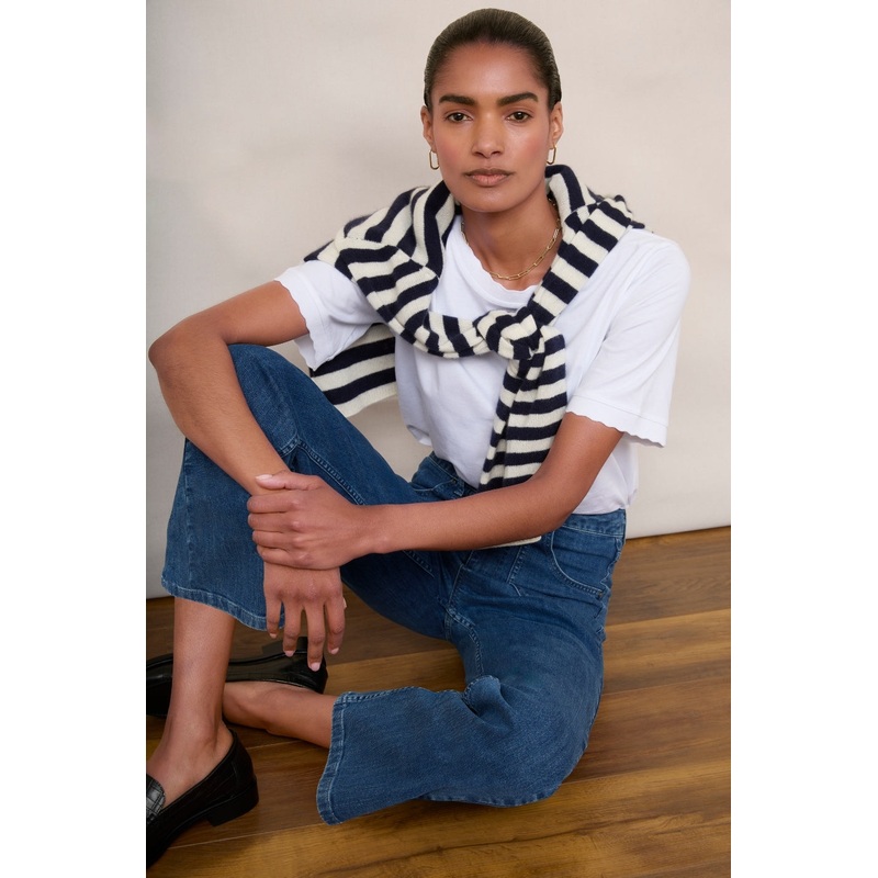 Flossie Carpenter Flare Cropped Jean – Mid Wash