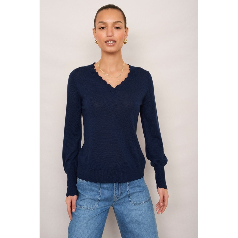 Fleurine Scallop V-Neck Jumper – Midnight