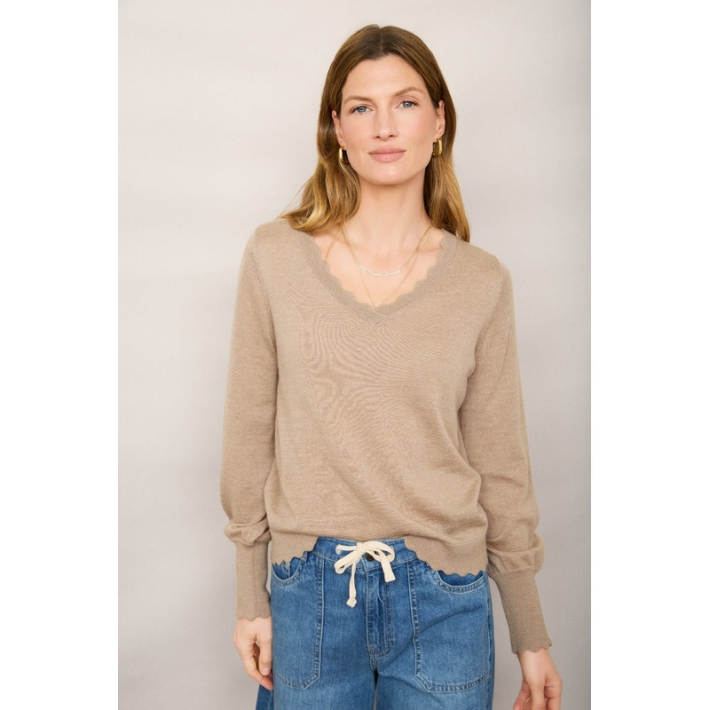 Fleurine Scallop V-Neck Jumper – Oat Marl