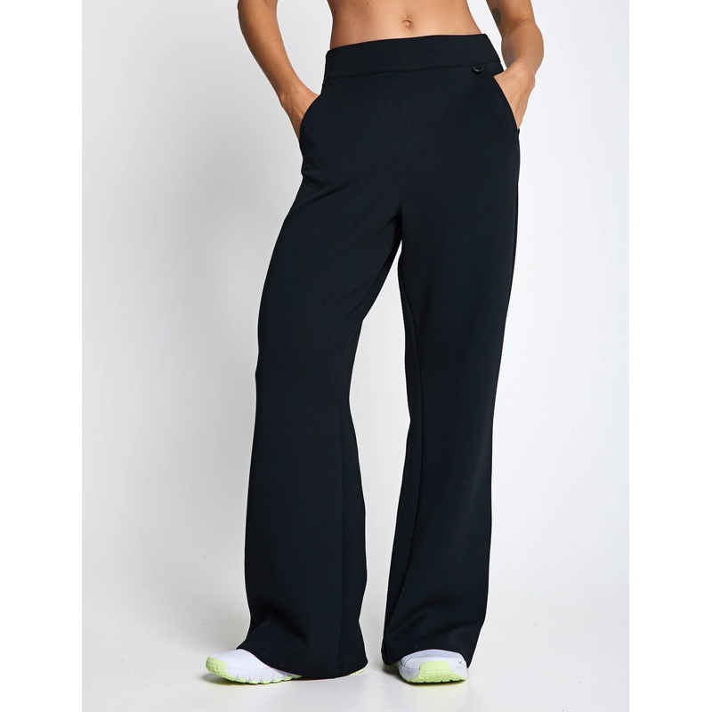 24.7 ImpossiblySoft Dri-FIT Loose Flared Pants – Black/Dark Smoke Grey