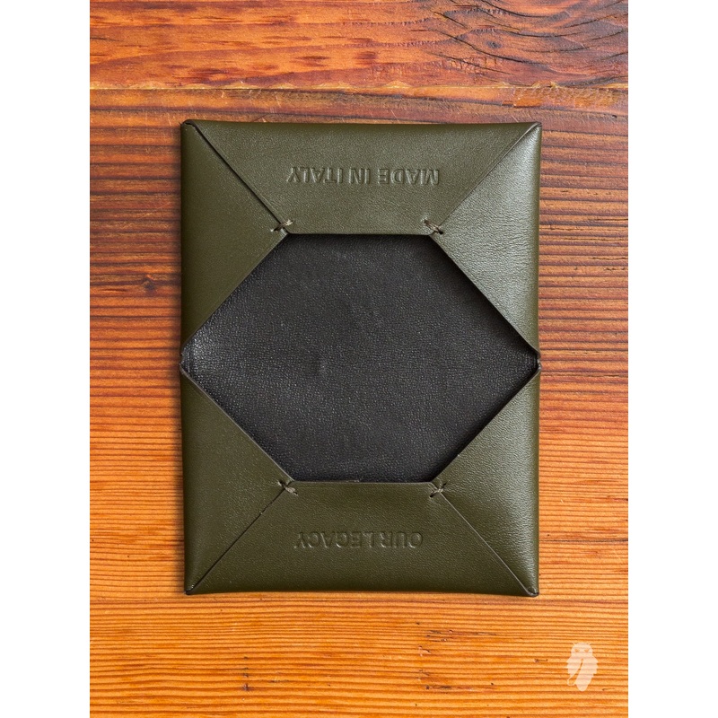 “Chorus” Leather Cardholder in Military Green