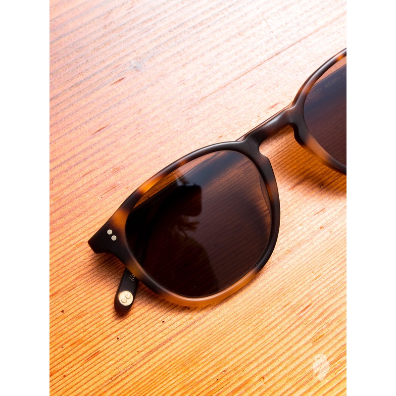 “Kinney” Sunglasses in Matte Brown