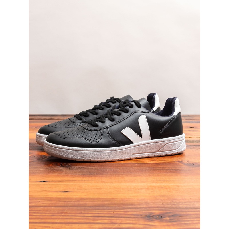 V-10 Sneaker in Black White
