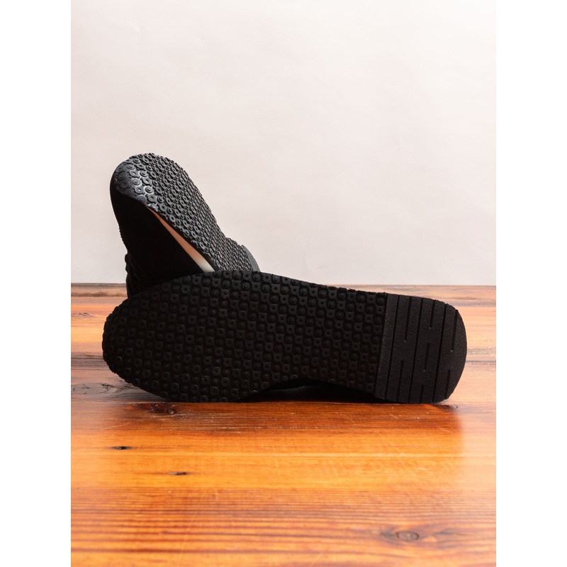 Trainer 024 in Black