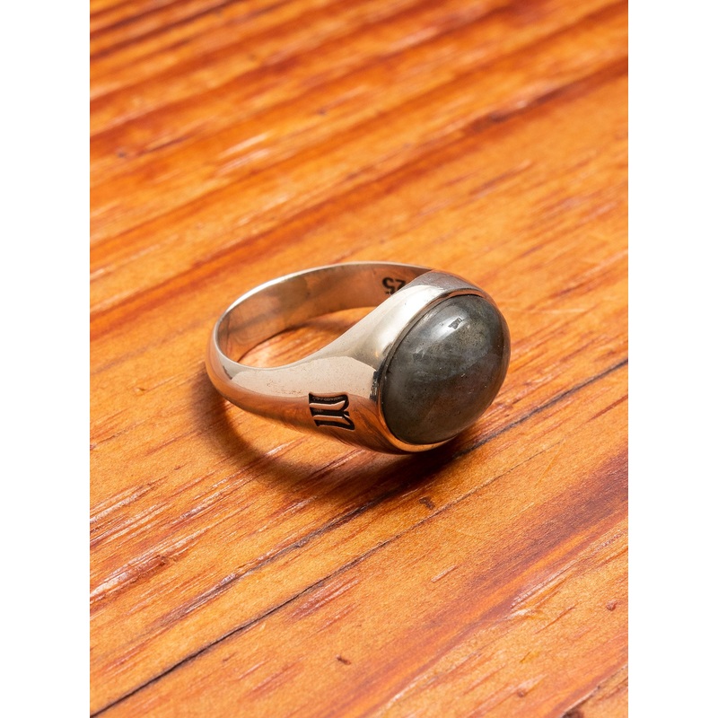 Tubby Ring in Silver/Labradorite