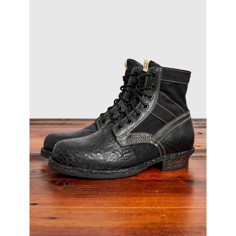7 Hole ’73-Folk Boots in Black Horsehide